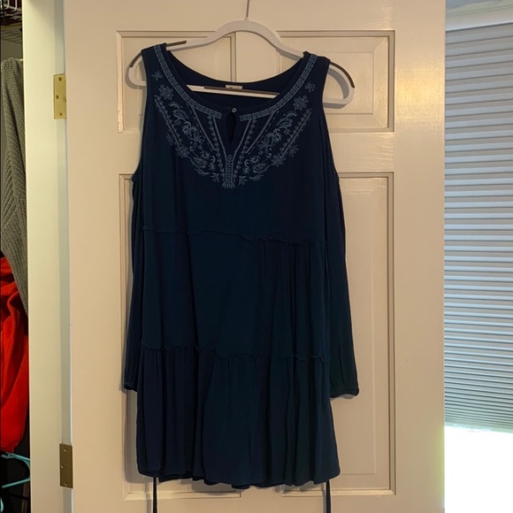 Hollister Dresses & Skirts - Cute flowy dress